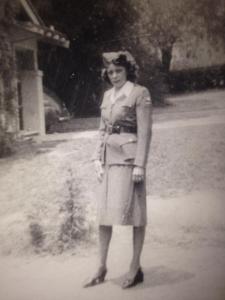 Ester Arias Sais, Pasadena, 1942-45. 